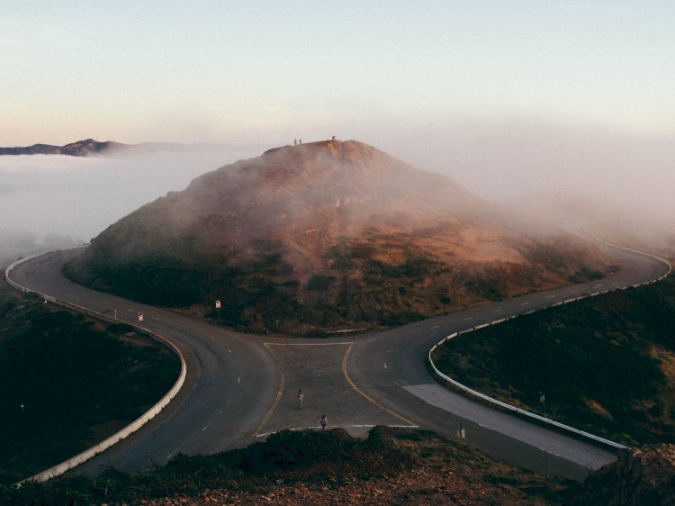 Tesadüfler midir kararlarımızı şekillendiren yoksa alınan kararlar mı onları doğurur?